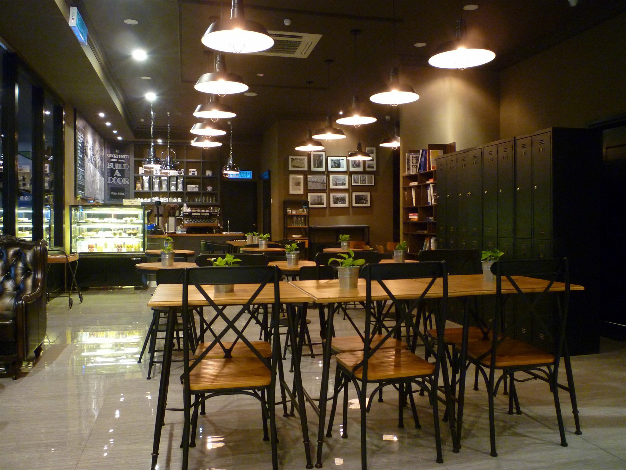 Manhattan Business Hotel Damansara Perdana Petaling Jaya Exterior photo